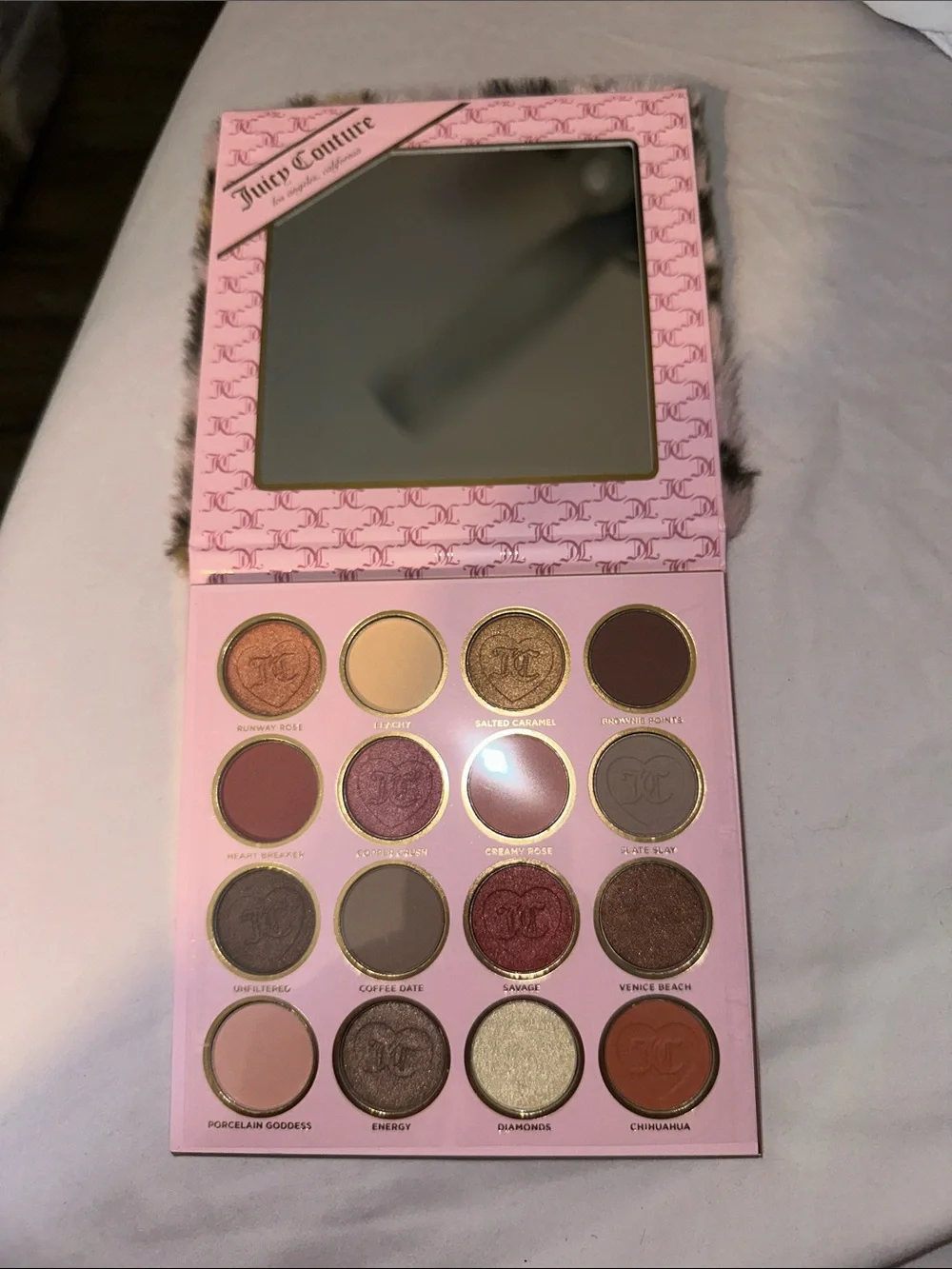 NWT juicy couture eyeshadow palette  mirror with fur 16 colors nice new